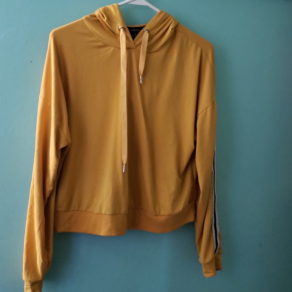 Light weight hoodie
